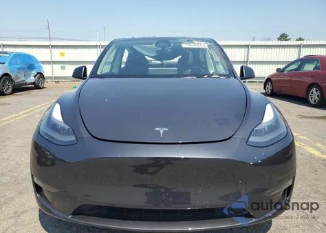 2024 Tesla Model Y из США, поврежденный, VIN 7SAYGDEF2RF021095